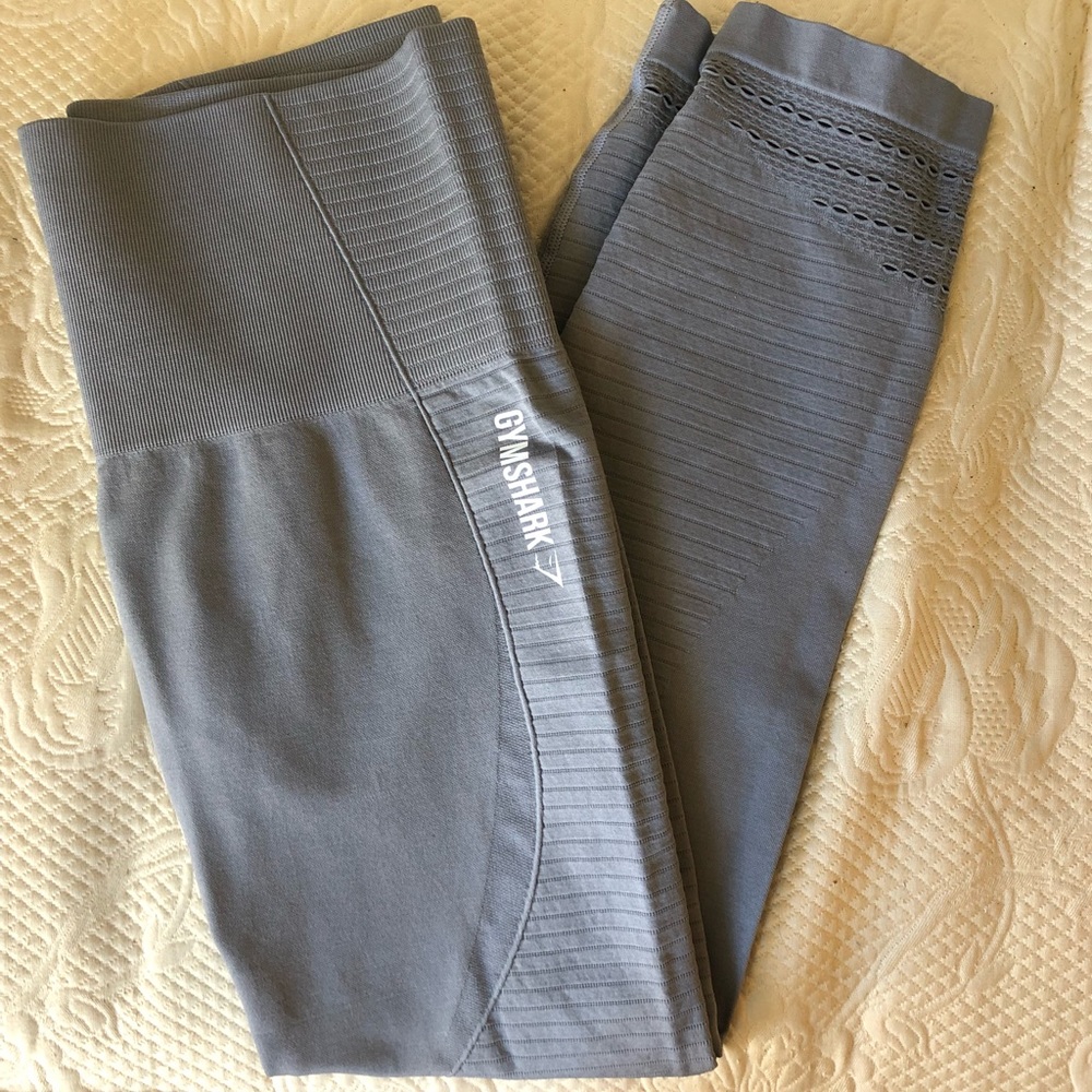 Gym shark leggings